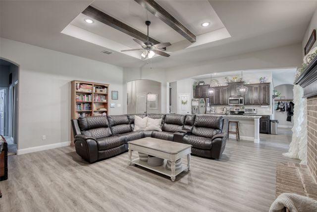 211 Rees Avenue, Godley, TX 76044