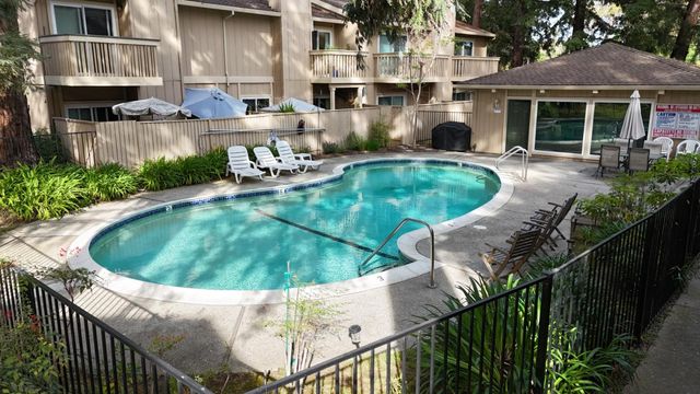 201 Flynn Avenue 13, Mountain View, CA 94043