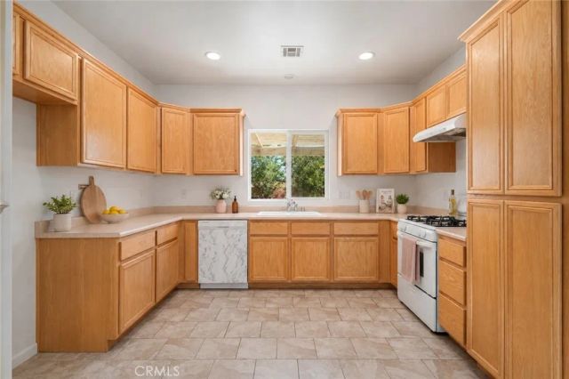 1315 W Avenue I, Lancaster, CA 93534