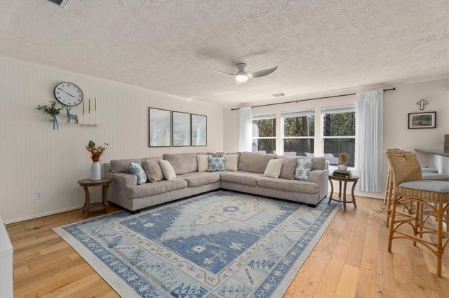 47 W Sage Creek Place, The Woodlands, TX 77382