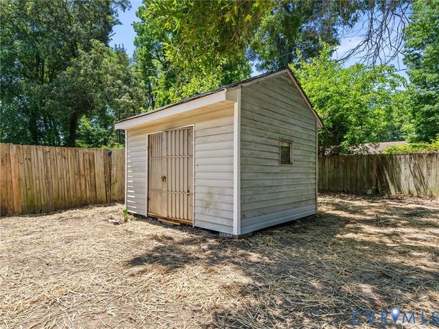 21304 Hampton Ave, Petersburg, VA 23803