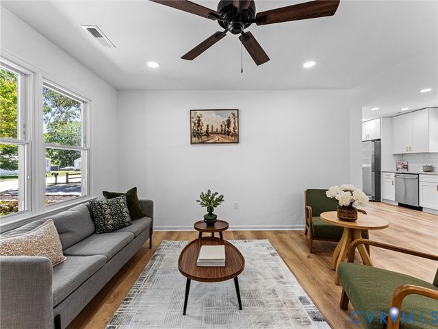21304 Hampton Ave, Petersburg, VA 23803