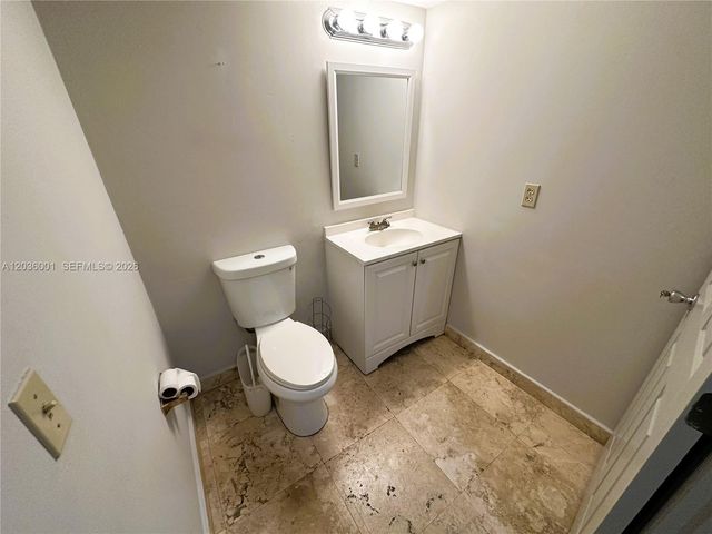 7038 NW 50th Street 52, Miami, FL 33166