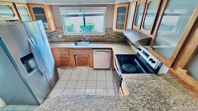 30205 Austin Drive, Warren, MI 48092