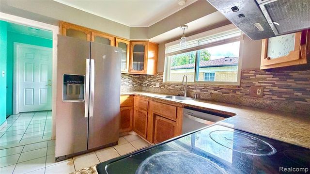 30205 Austin Drive, Warren, MI 48092