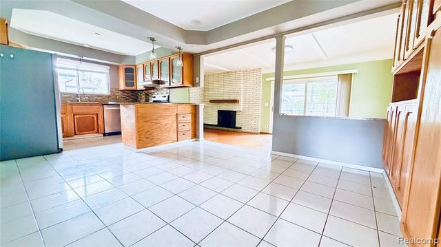 30205 Austin Drive, Warren, MI 48092