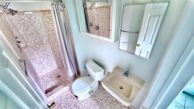 30205 Austin Drive, Warren, MI 48092