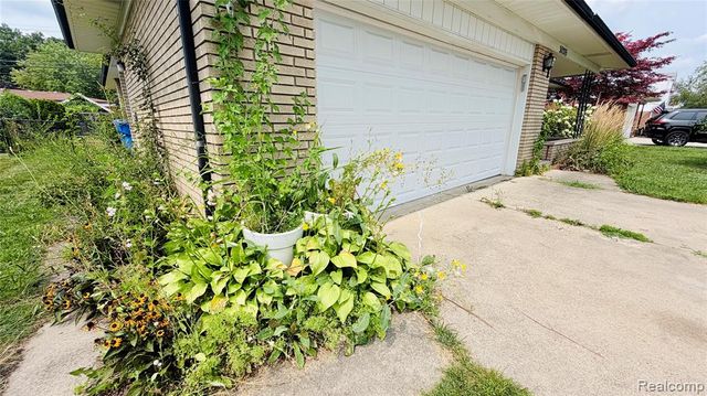 30205 Austin Drive, Warren, MI 48092
