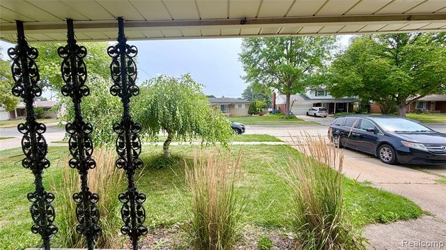 30205 Austin Drive, Warren, MI 48092