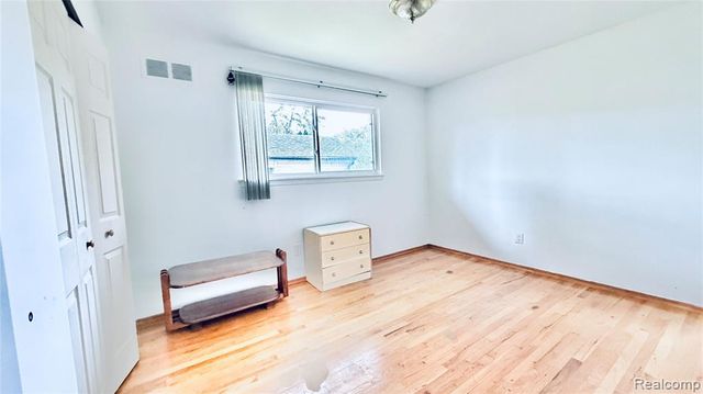 30205 Austin Drive, Warren, MI 48092