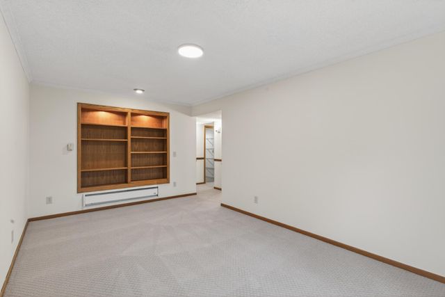14748 Oak Run Lane, Burnsville, MN 55306