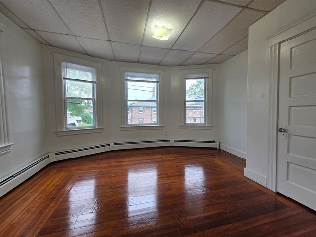 9-11 Falmouth St 2F, Lawrence, MA 01843
