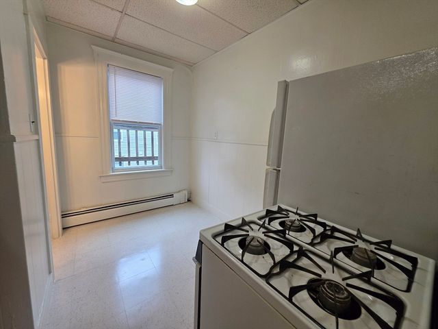 9-11 Falmouth St 2F, Lawrence, MA 01843