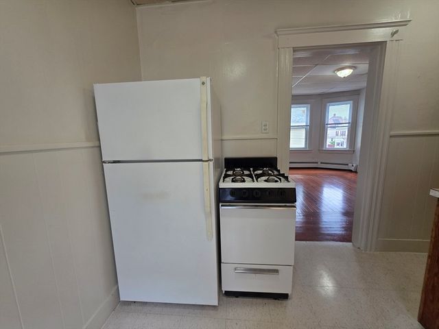 9-11 Falmouth St 2F, Lawrence, MA 01843