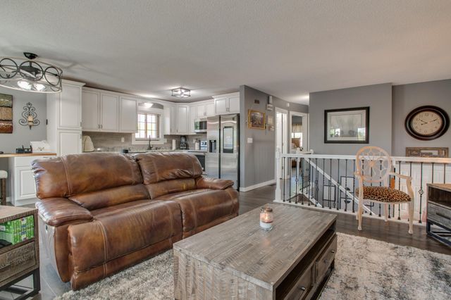 1317 35th Avenue S, Moorhead, MN 56560