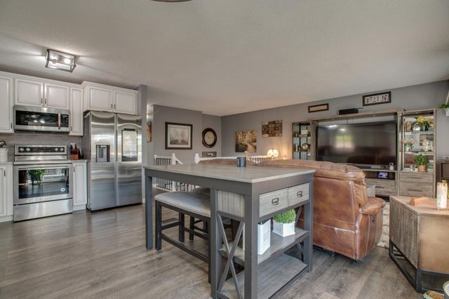 1317 35th Avenue S, Moorhead, MN 56560