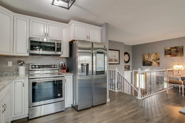 1317 35th Avenue S, Moorhead, MN 56560