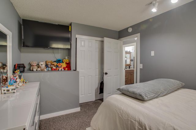 1317 35th Avenue S, Moorhead, MN 56560