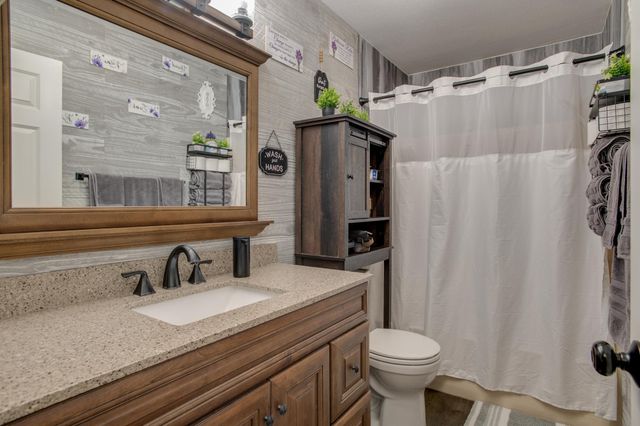 1317 35th Avenue S, Moorhead, MN 56560