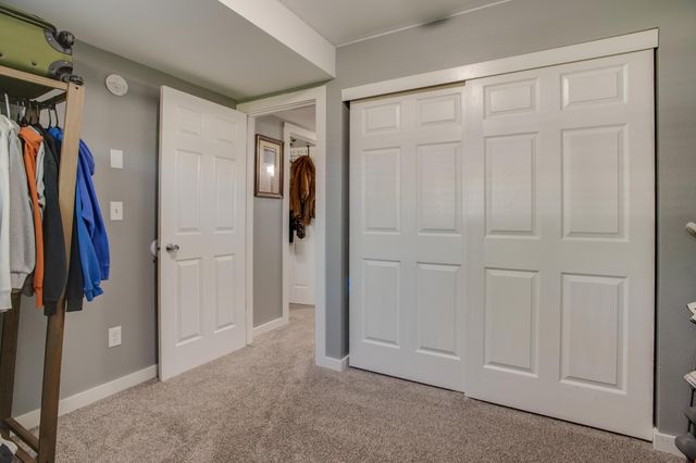 1317 35th Avenue S, Moorhead, MN 56560