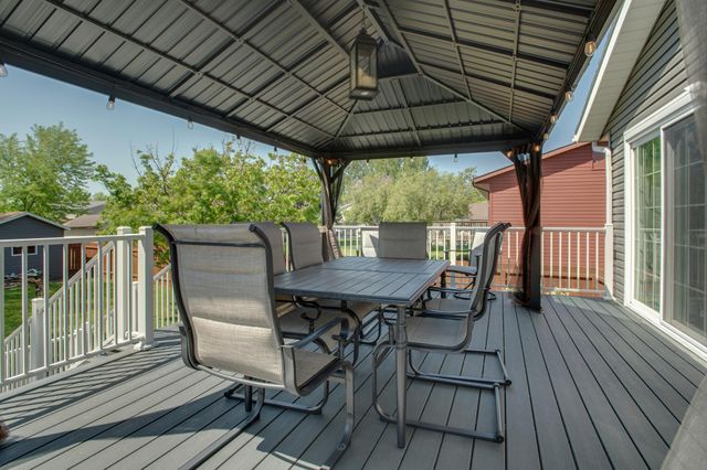 1317 35th Avenue S, Moorhead, MN 56560