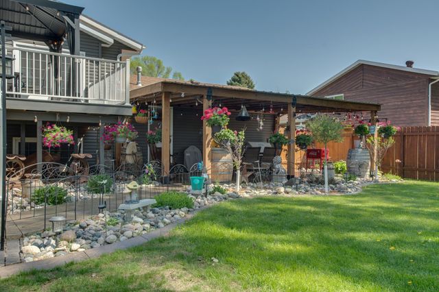 1317 35th Avenue S, Moorhead, MN 56560