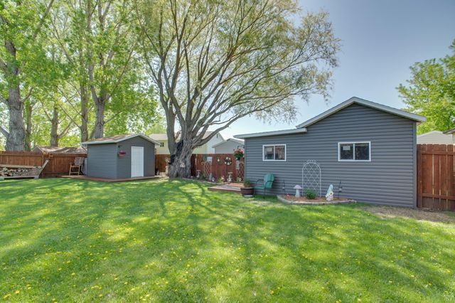 1317 35th Avenue S, Moorhead, MN 56560