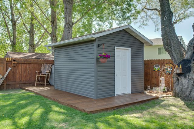 1317 35th Avenue S, Moorhead, MN 56560