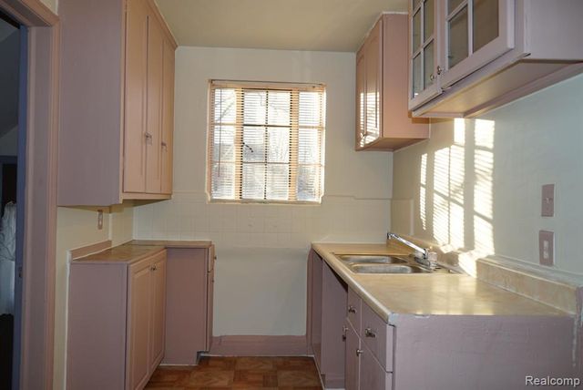 16076 Ellsworth Street, Detroit, MI 48227