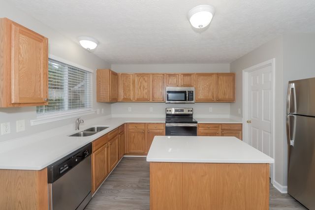 518 Rhodes Cir, Gallatin, TN 37066