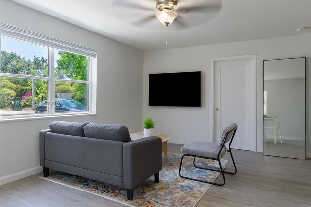 605 SW 14th Terrace, Fort Lauderdale, FL 33312