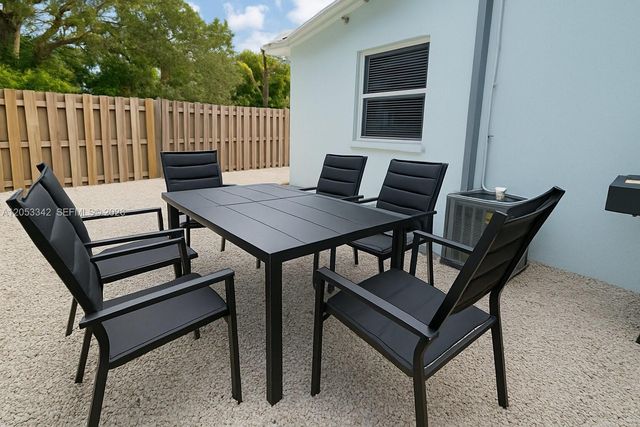 605 SW 14th Terrace, Fort Lauderdale, FL 33312