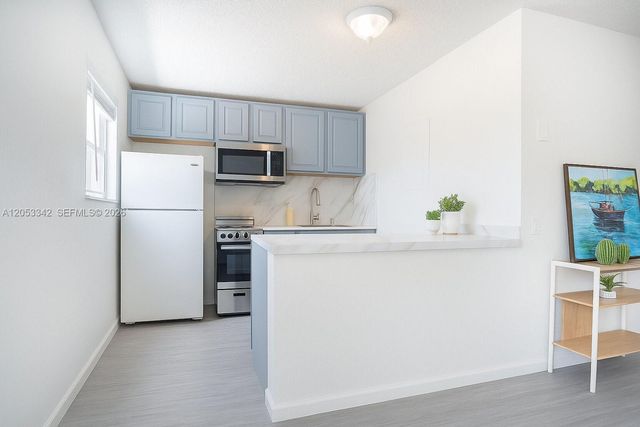 605 SW 14th Terrace, Fort Lauderdale, FL 33312