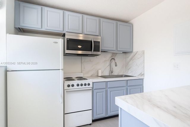 605 SW 14th Terrace, Fort Lauderdale, FL 33312