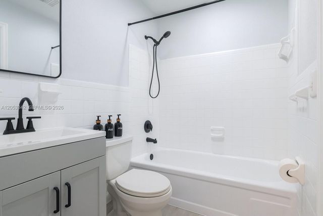 605 SW 14th Terrace, Fort Lauderdale, FL 33312