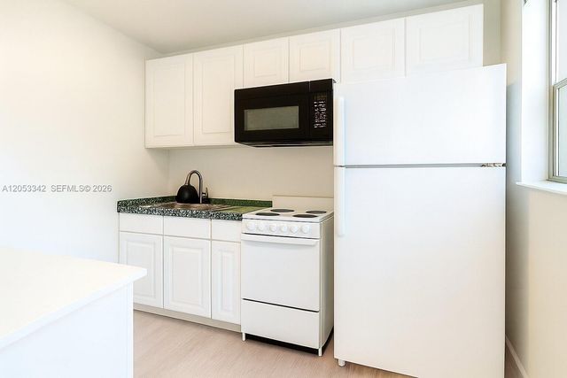 605 SW 14th Terrace, Fort Lauderdale, FL 33312