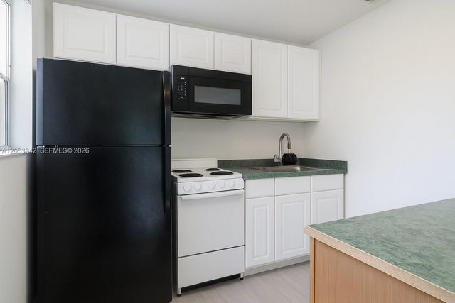 605 SW 14th Terrace, Fort Lauderdale, FL 33312