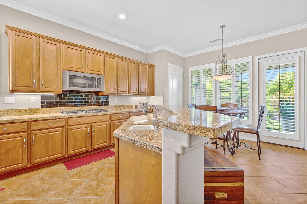 Image 12 of property listing at 76 Via Del Mercato, Rancho Mirage, CA 92270