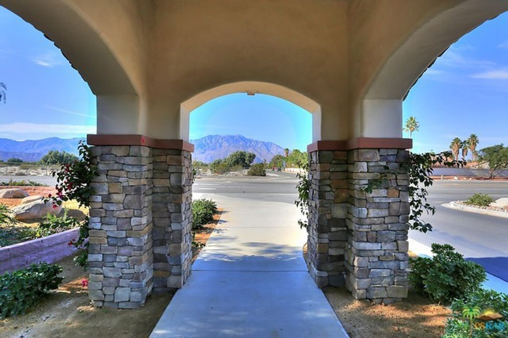 Image 3 of property listing at 76 Via Del Mercato, Rancho Mirage, CA 92270