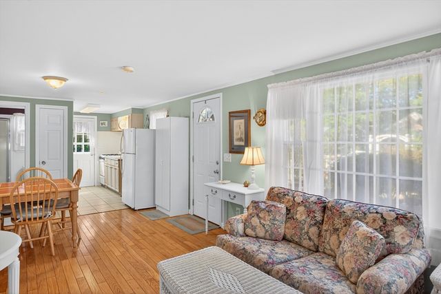 5 Coach House Lane, Dennis, MA 02638