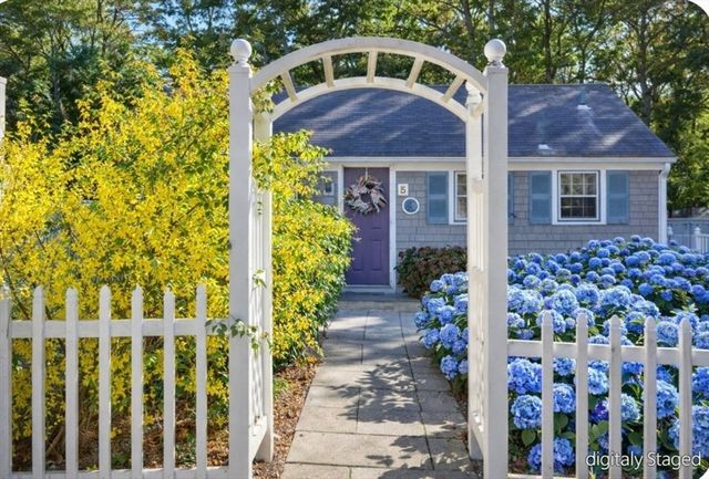 5 Coach House Lane, Dennis, MA 02638