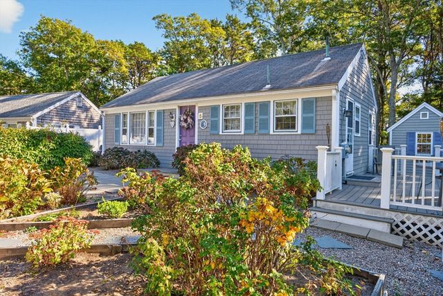 5 Coach House Lane, Dennis, MA 02638