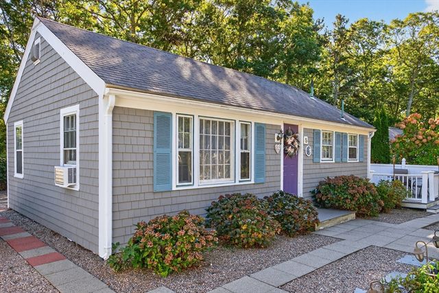 5 Coach House Lane, Dennis, MA 02638