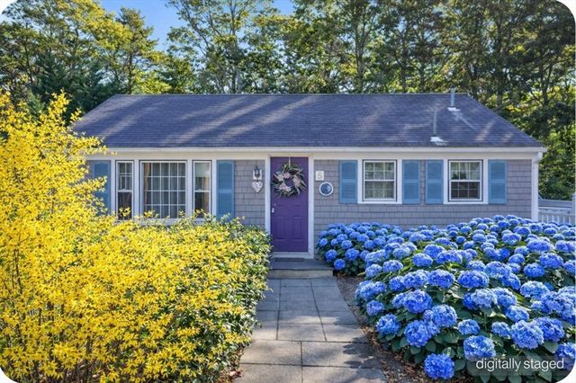 5 Coach House Lane, Dennis, MA 02638