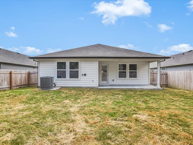 1305 CAMDEN LN, Lockhart, TX 78644