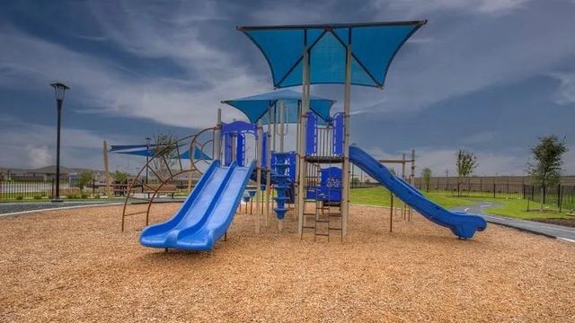 1305 CAMDEN LN, Lockhart, TX 78644