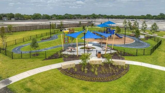 1305 CAMDEN LN, Lockhart, TX 78644