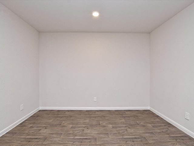 1305 CAMDEN LN, Lockhart, TX 78644
