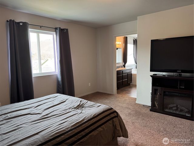 1450 Denny Place, Rock Island, WA 98850