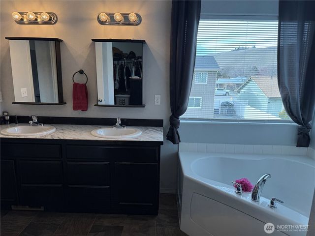 1450 Denny Place, Rock Island, WA 98850